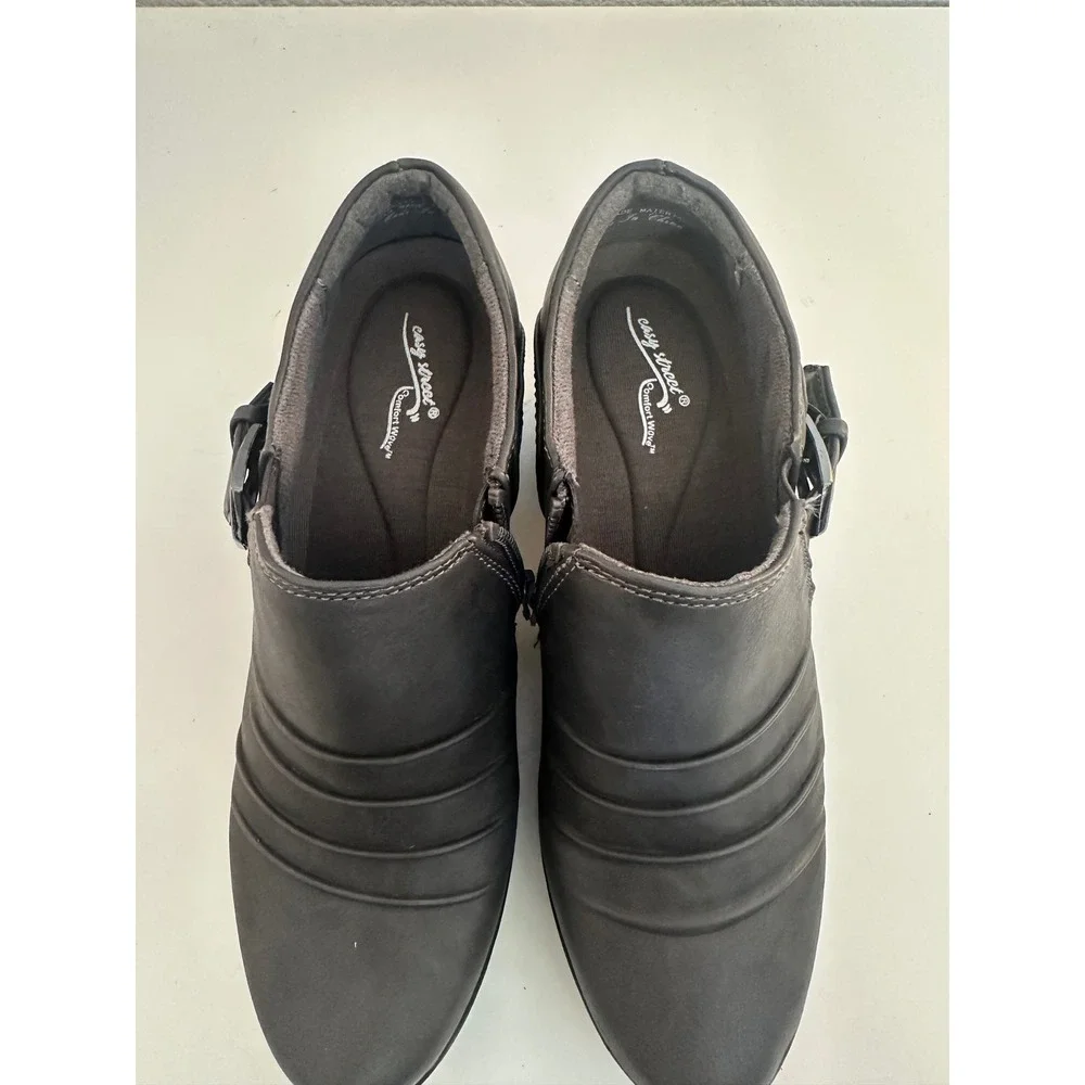 Easy Street Women's Gray Pleated Buckle Comfort Wave Ankle Booties Size 7M